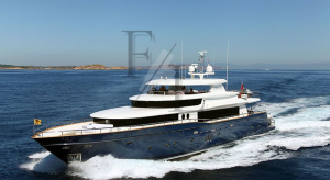 Read more about the article VYachts Escapade Model Redefining Luxury and Adventure on the Open Sea